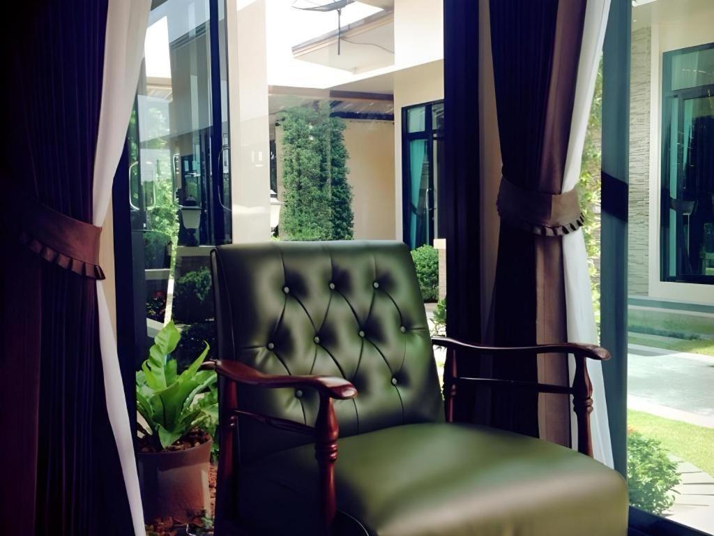 Med Room Korat Nakhon Ratchasima Ngoại thất bức ảnh
